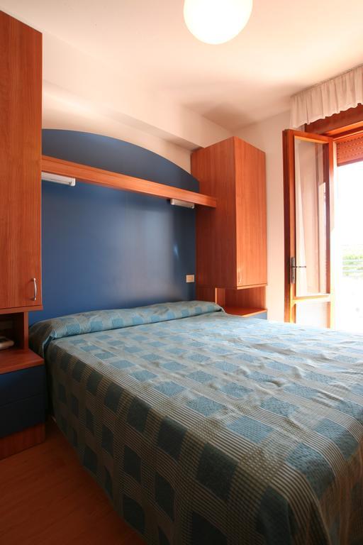 Hotel Midi Лідо-ді-Єзоло Номер фото