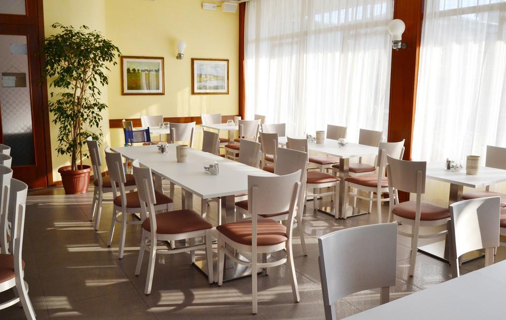 Hotel Midi Лідо-ді-Єзоло Екстер'єр фото