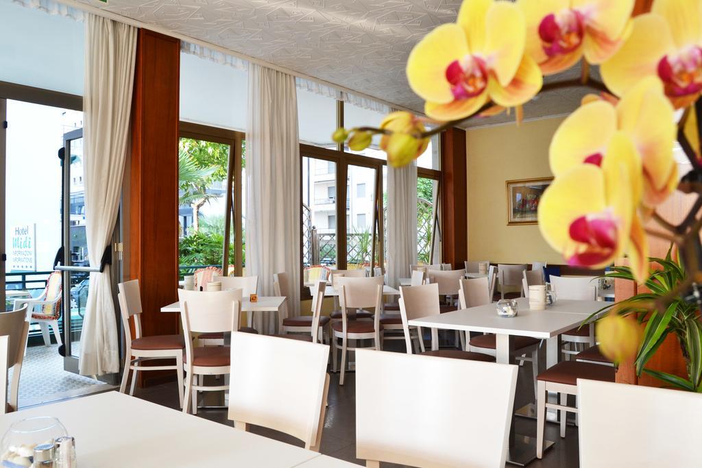 Hotel Midi Лідо-ді-Єзоло Екстер'єр фото