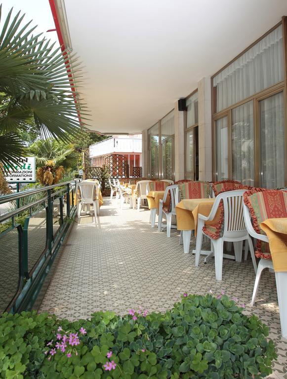 Hotel Midi Лідо-ді-Єзоло Екстер'єр фото
